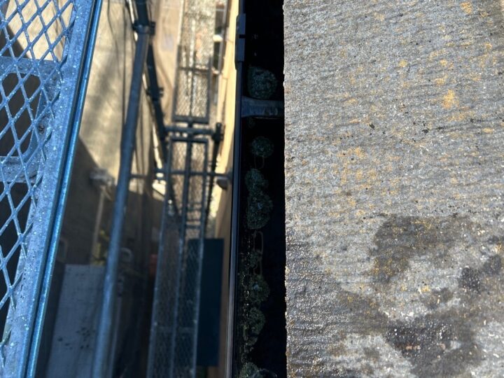 雨樋内部高圧洗浄完了全景