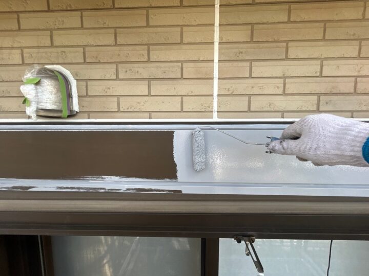 シャッタ－ボックス下塗り工事