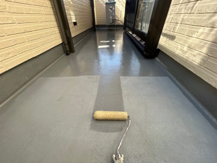 ベランダ床下塗り工事