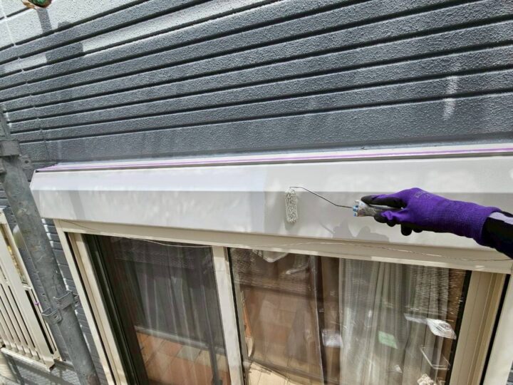 シャッタ－ボックス中塗り工事