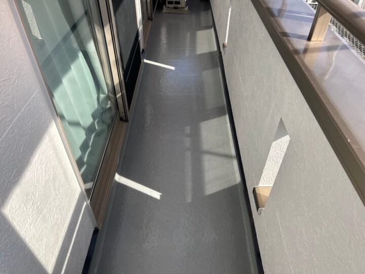 ベランダ床完了全景
