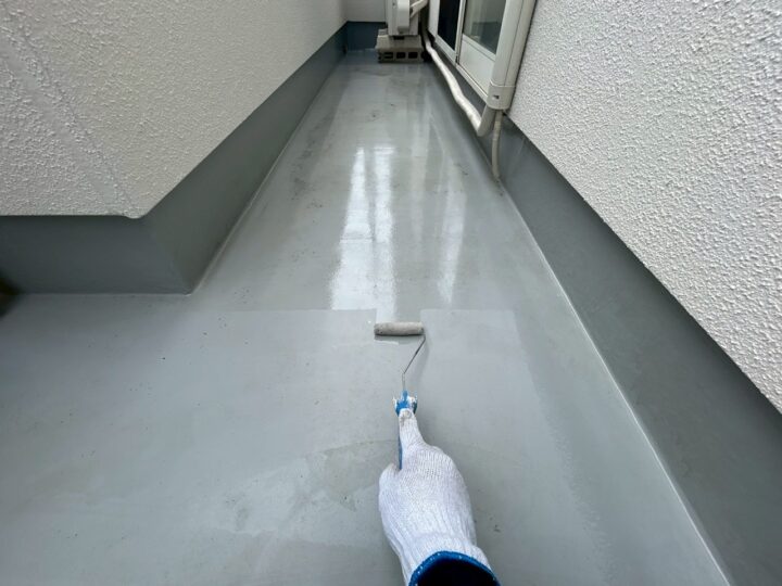 ベランダ床下塗り工事