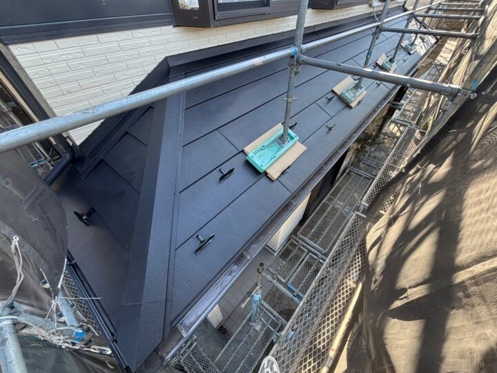 下屋根完了全景