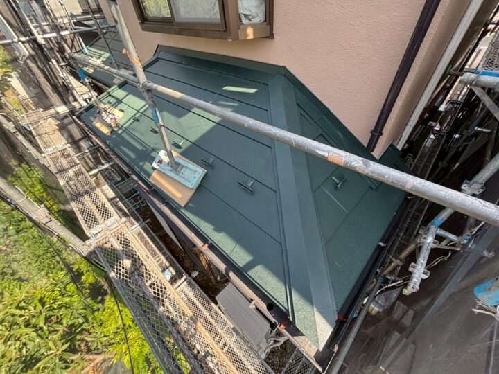 下屋根完了全景