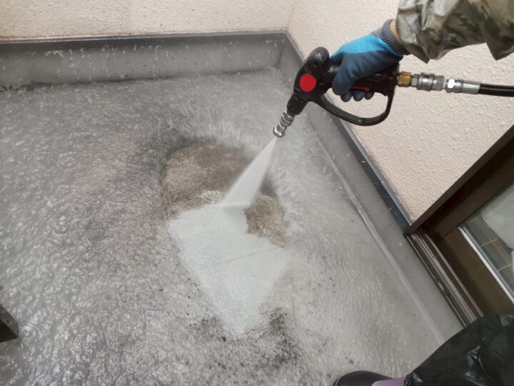 ベランダ床高圧洗浄工事