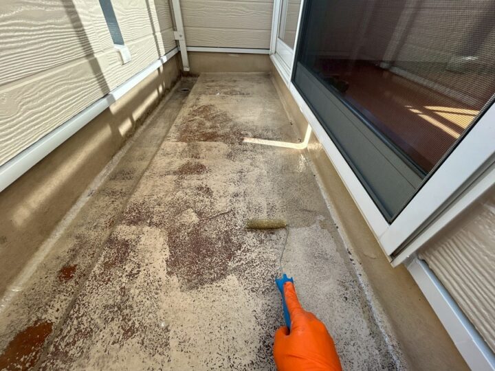 ベランダ床下塗り工事