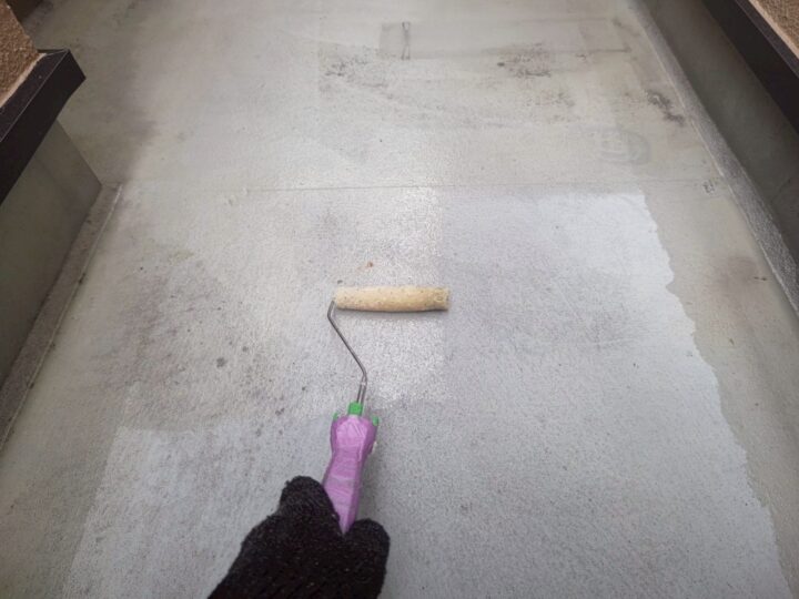 ベランダ床下塗り工事