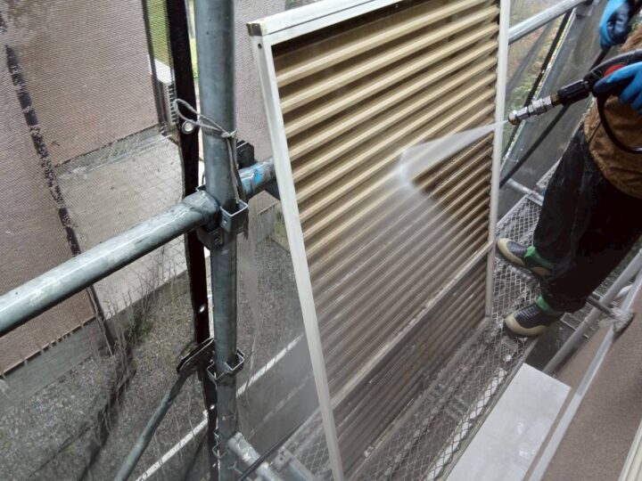 雨戸内部高圧洗浄工事
