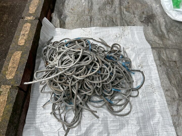 外壁板間シーリング撤去完了全景