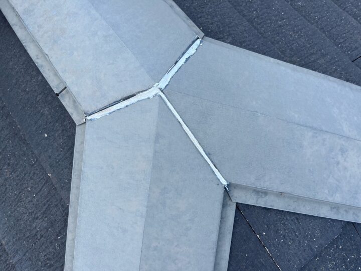 屋根板金シ－リング補修施工前