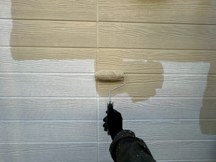 外壁中塗り工事