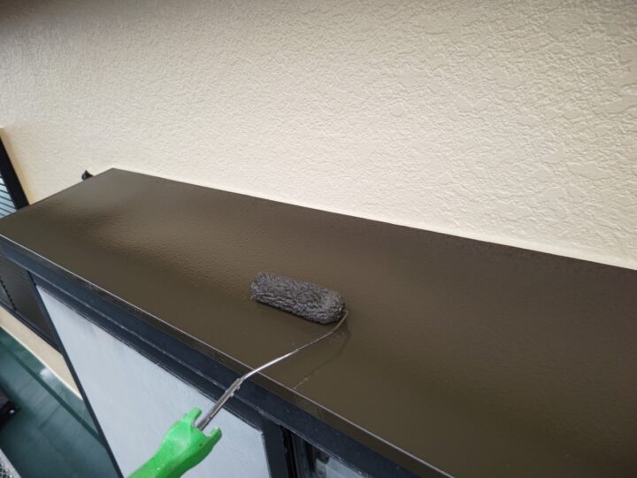 出窓上部上塗り工事