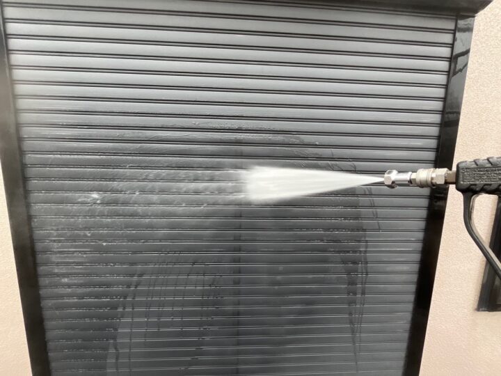 シャッタースラット部分高圧洗浄