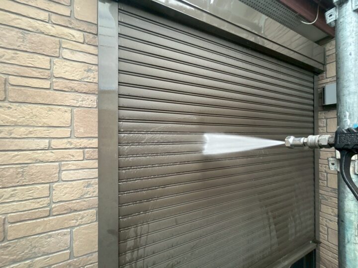 シャッタースラット部分高圧洗浄