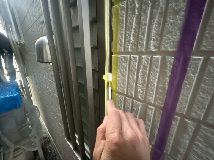 開口部廻りシ－リング専用プライマ－塗布