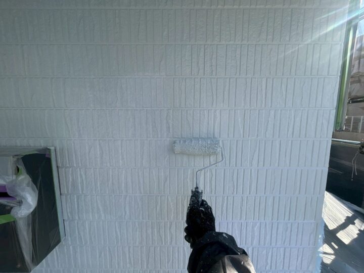 外壁中塗り工事