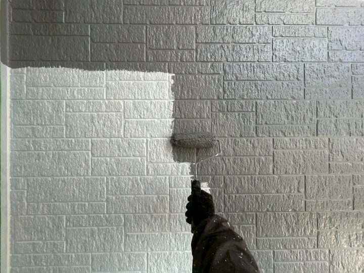 外壁中塗り工事