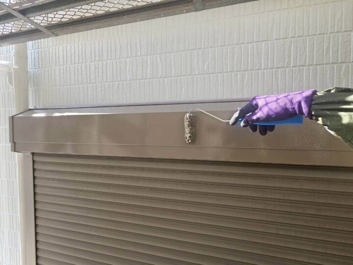 シャッターボックス上塗り工事