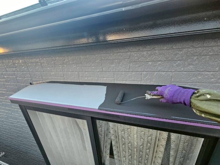 出窓上部中塗り工事