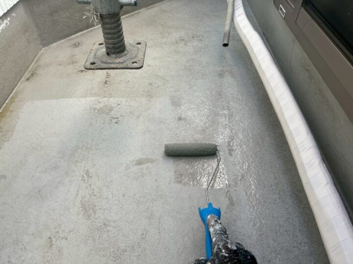 ベランダ床下塗り工事