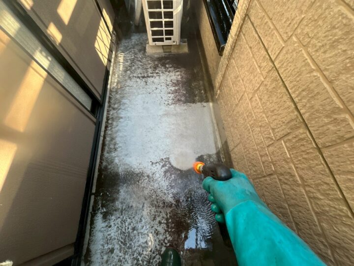 ベランダ床高圧洗浄工事