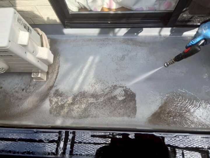 ベランダ床高圧洗浄工事