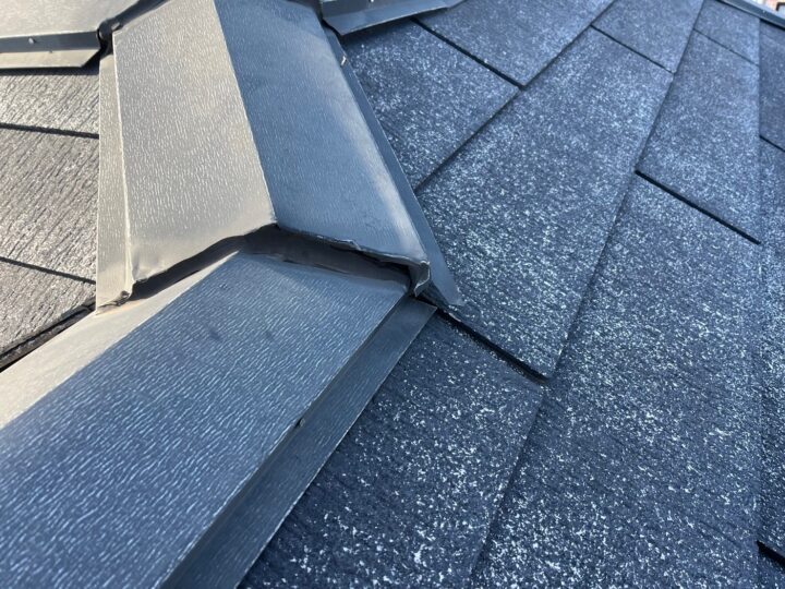 屋根板金ビス打ち補修施工前