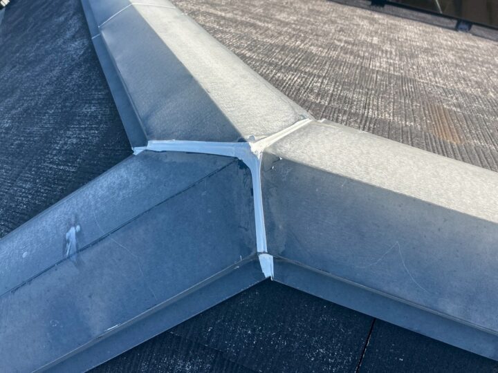 屋根板金シーリング補修施工完了全景