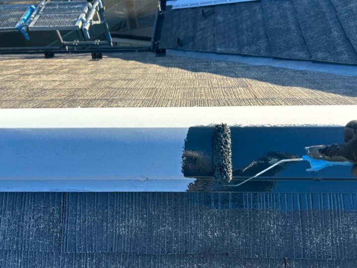 屋根板金中塗り工事