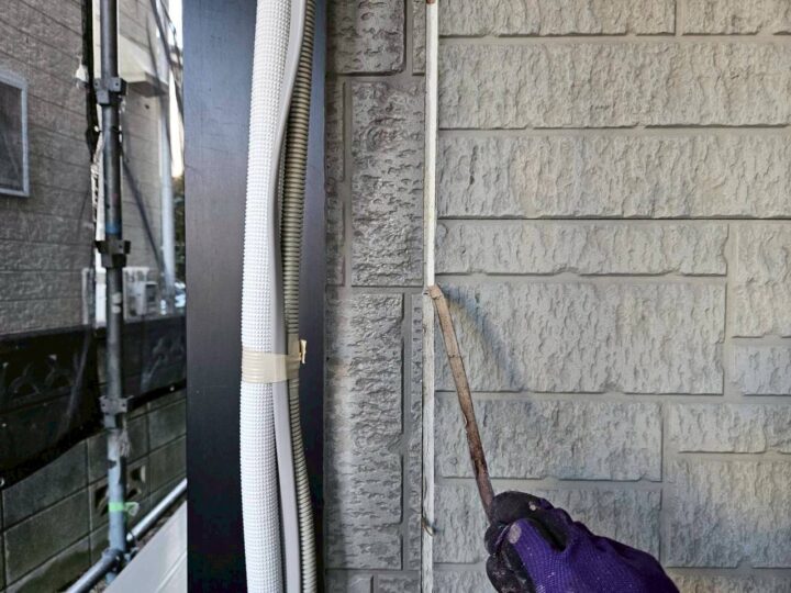 外壁板間シーリング撤去状況