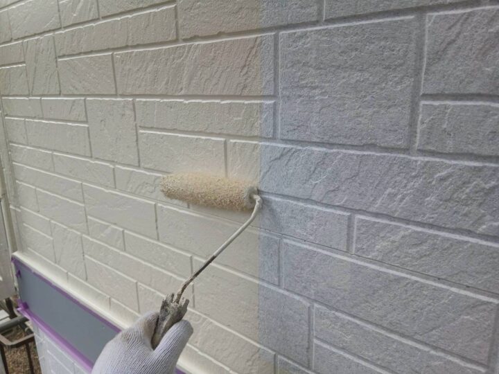 外壁中塗り工事