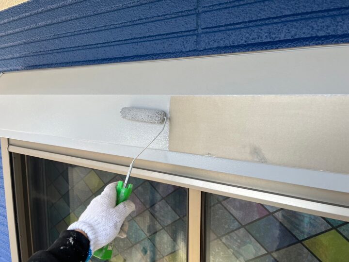 シャッターボックス下塗り工事