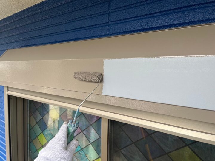 シャッターボックス中塗り工事