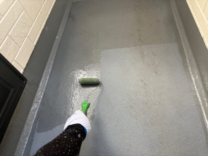 ベランダ床下塗り工事