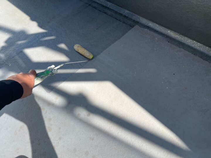 ベランダ床下塗り工事