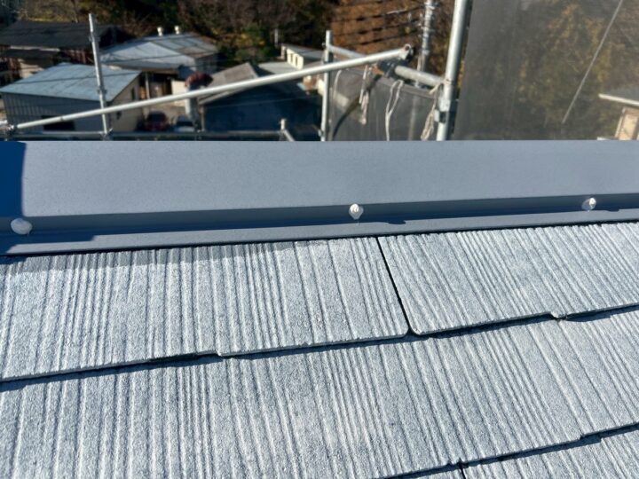 屋根板金玉打ちシ－ル施工完了全景