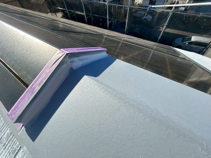 屋根板金シーリング完了全景