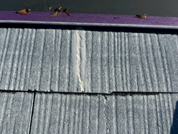 屋根材ひび割れ補修施工後