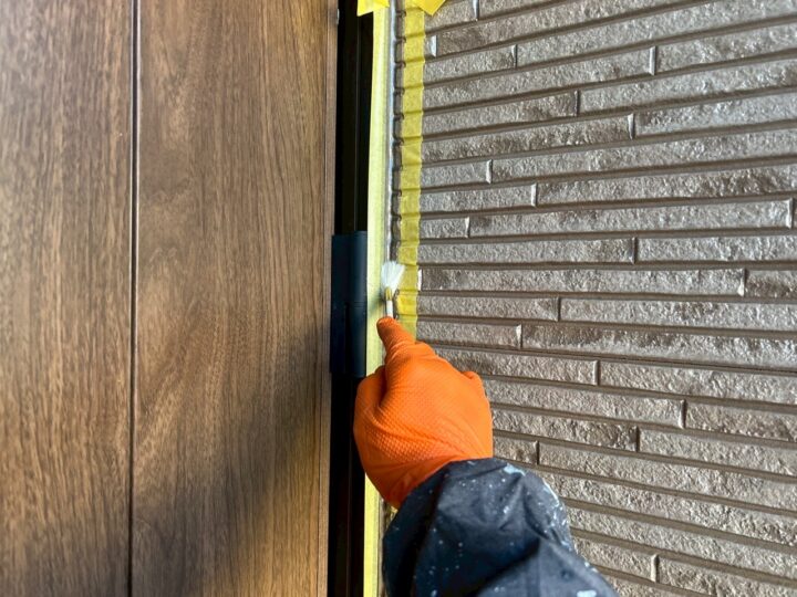 開口部廻りシ－リング専用プライマ－塗布