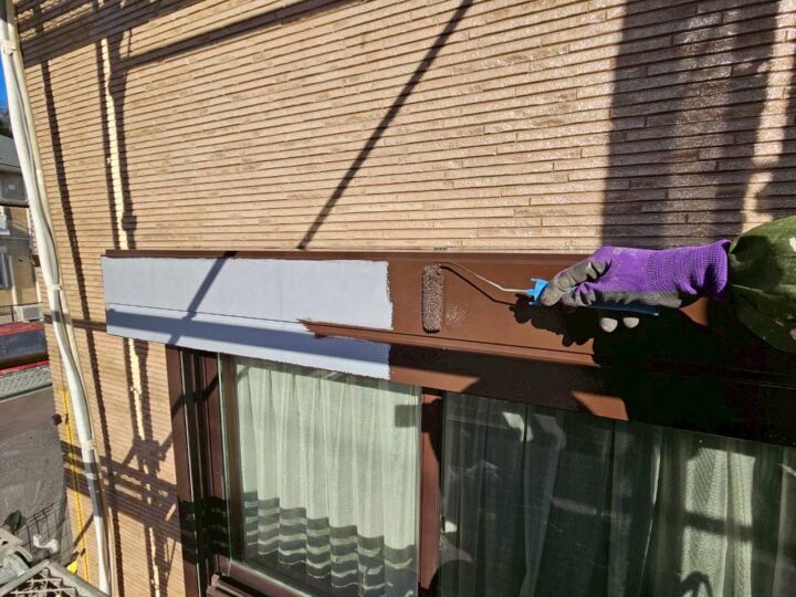 シャッタ－ボックス中塗り工事