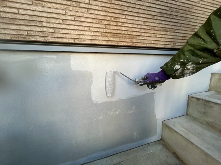 基礎中塗り工事