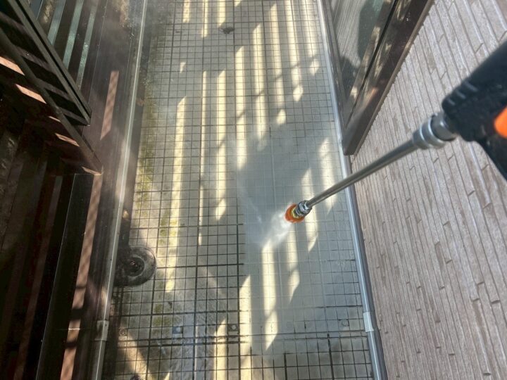 ベランダ床高圧洗浄工事