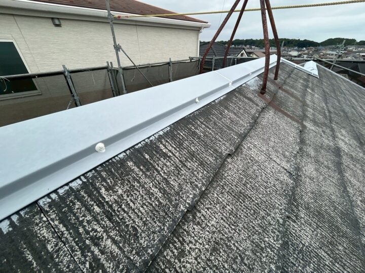 屋根板金玉打ちシーリング工事