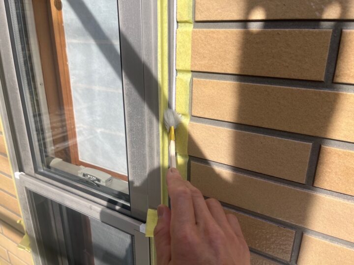 開口部廻りシ－リング専用プライマ－塗布