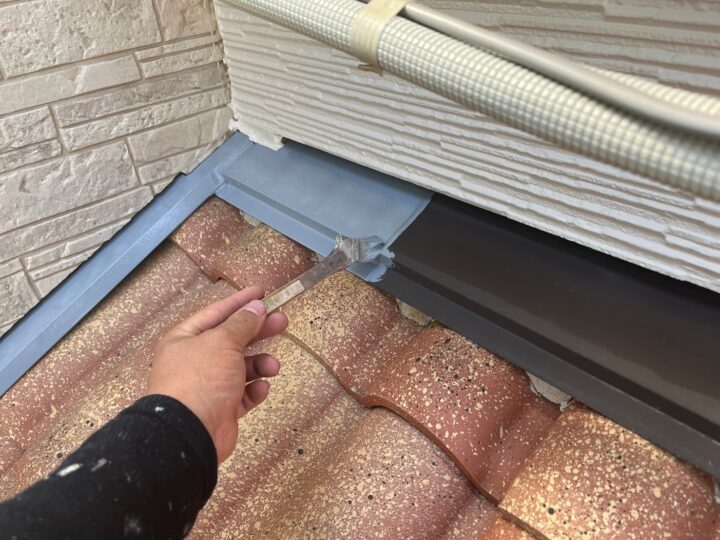 雨押え板金下塗り工事