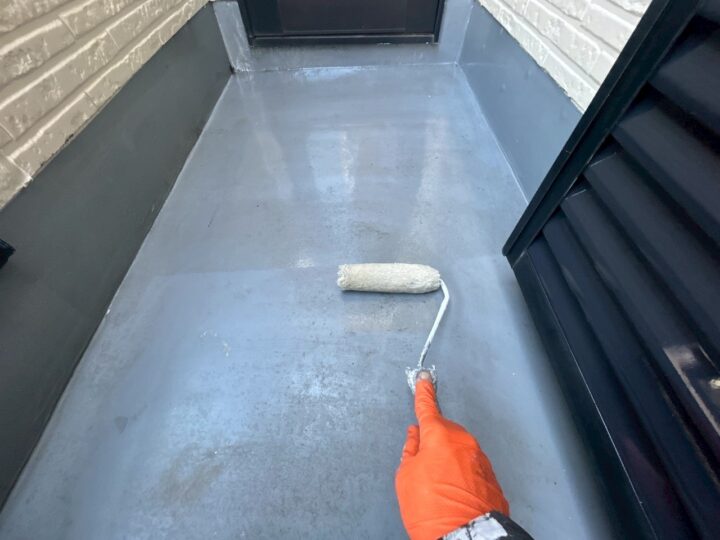ベランダ床下塗り工事