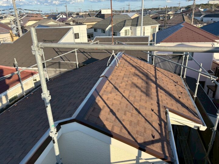 屋根板金塗装完了前景