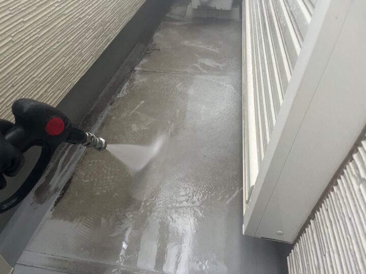 ベランダ床高圧洗浄工事