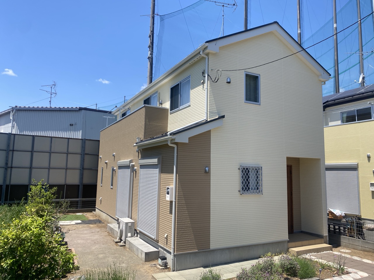 屋根板金塗装工事・日本ペイント グランセラ1液水性✨