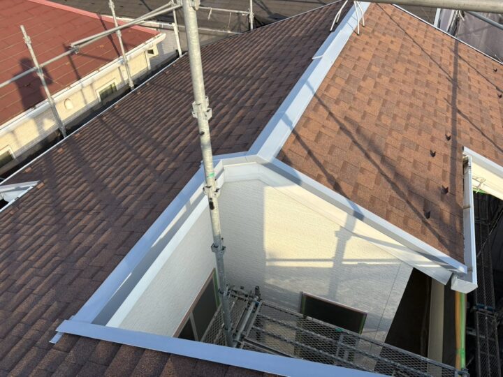 屋根板金下塗り完了前景